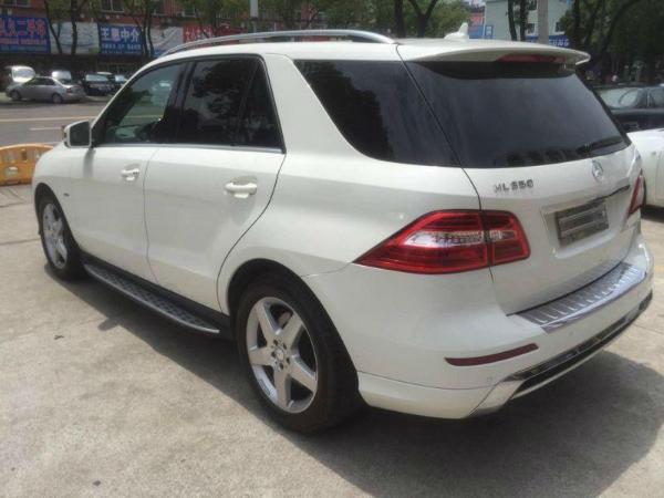 奔驰ml350 白色