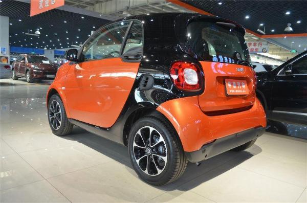 【济南】2016年3月 smart fortwo coupe 1.0 激情版 橙色 自动档