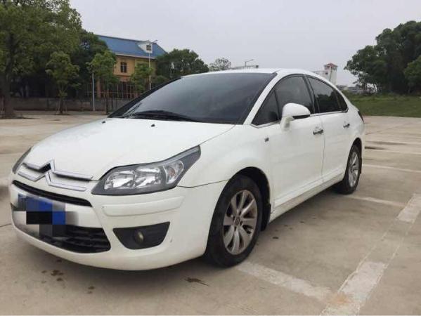 【南昌】2011年6月 雪铁龙 世嘉 2.0l 锐尚型三厢 白色 手自一体
