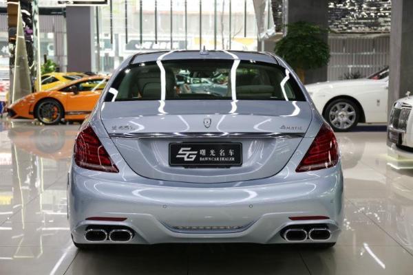 奔驰系列 劳伦士s45l,4matic ,3.0t,全新车,柏林之声音响,内饰氛围