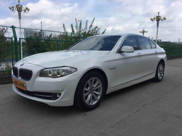 【南宁】2012年3月 宝马 宝马5系 523li 2.5l 豪华型 白色 手自一体