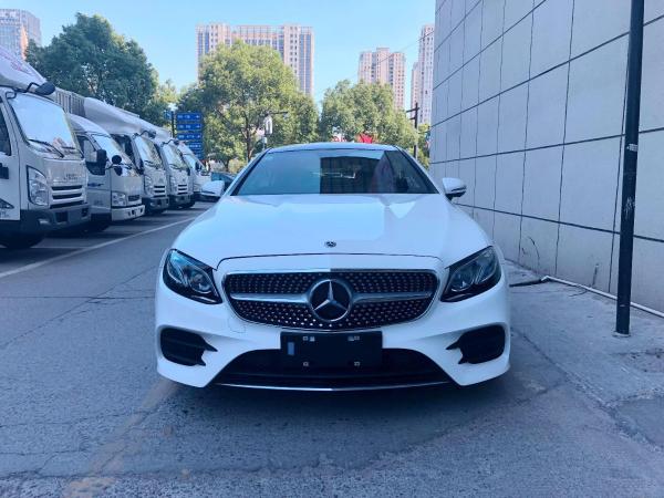 杭州2018年3月奔驰奔驰e级2017款e300coupe20t白色自动档