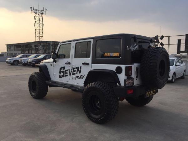 【马鞍山】2013年7月 jeep 牧马人 3.6 四门 sahara 白色 手自一体