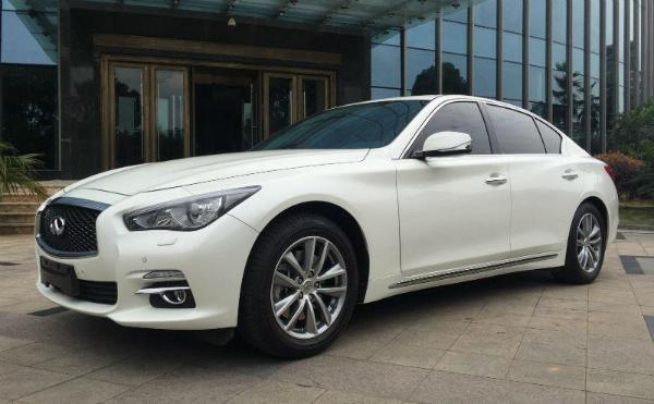 【温州】2016年4月 英菲尼迪 q50l 2.0t 悦享版 白色 自动档