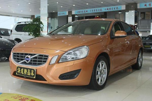 轿车 沃尔沃 进口沃尔沃汽车 上海二手s60 近年二手s60比较  基本配置