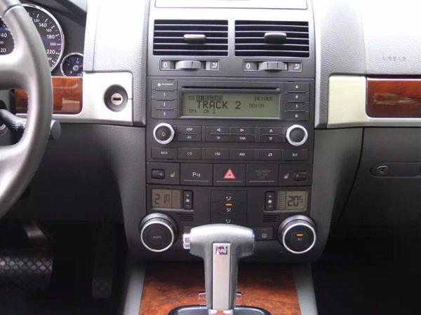 【深圳】2009年8月 大众 途锐 途锐 2007款 3.6l 豪华型 红色 自动档