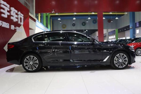 宝马 宝马5系 530li 2.0t 尊享型 豪华套装图片