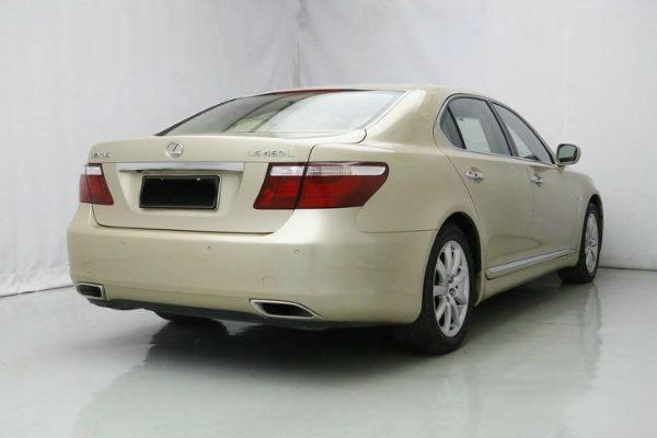 【上海】2007年7月 雷克萨斯 ls 460 4.6 黑色 自动档