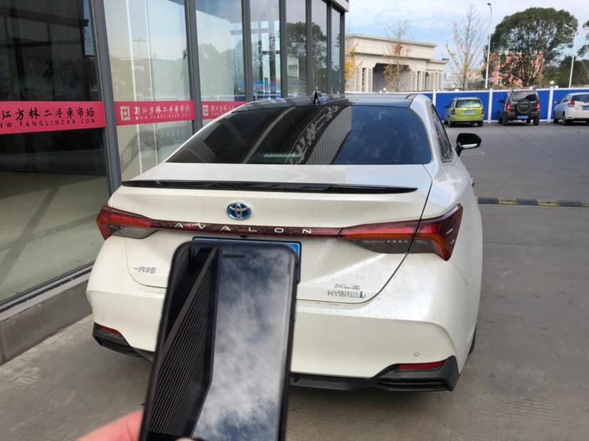 丰田 亚洲龙 2019款 双擎 2.5l xle尊贵版 国vi图片