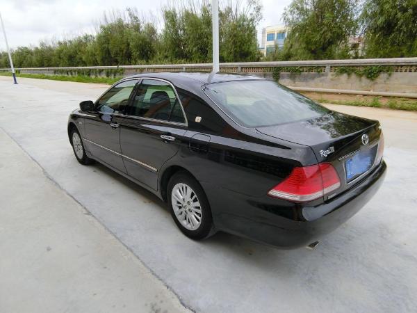 【青岛】2006年1月丰田 皇冠 3.0 royal saloon 导航版