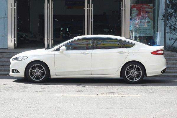 福特 蒙迪欧 2.0t gtdi240 豪华运动型图片