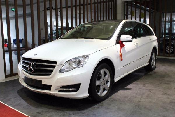 【金华】2014年9月 奔驰 r级 r320 3.0t 4matic 豪华型 白色 自动档