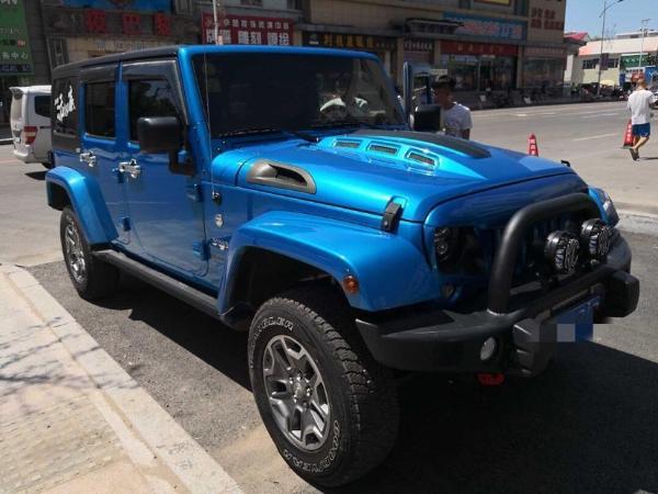 【白山】2016年5月 jeep 牧马人 3.6l 四门 龙腾典藏版 蓝色 手自一体