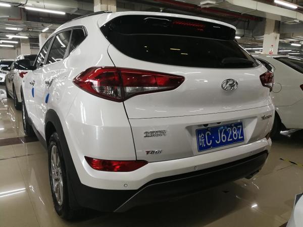 【蚌埠】2016年12月 现代 途胜 1.6t gls dct两驱智能型 手自一体