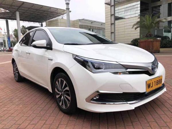 【台州】2017年12月 丰田 卡罗拉 双擎1.8l cvt精英版 自动档