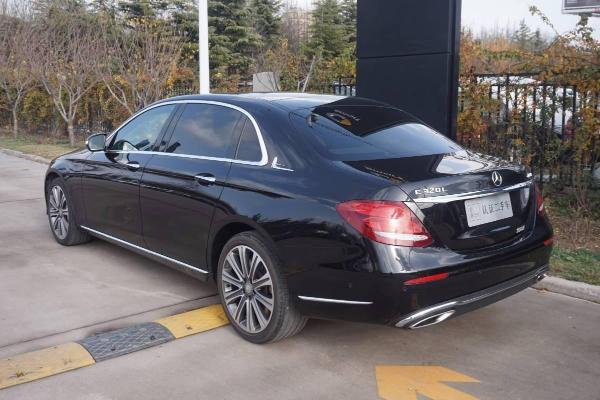 【潍坊】2017年1月 奔驰e级 e320l 3.0t 4matic 手自一体