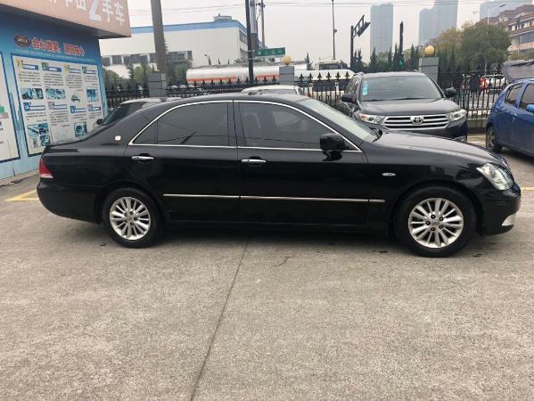 【杭州】2005年12月 丰田 皇冠 2005款 3.0l 电子导航真皮版 手自一体