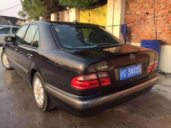 【上海】2002年10月 奔驰 s级 s350l 3.5四驱版 黑色 手自一体