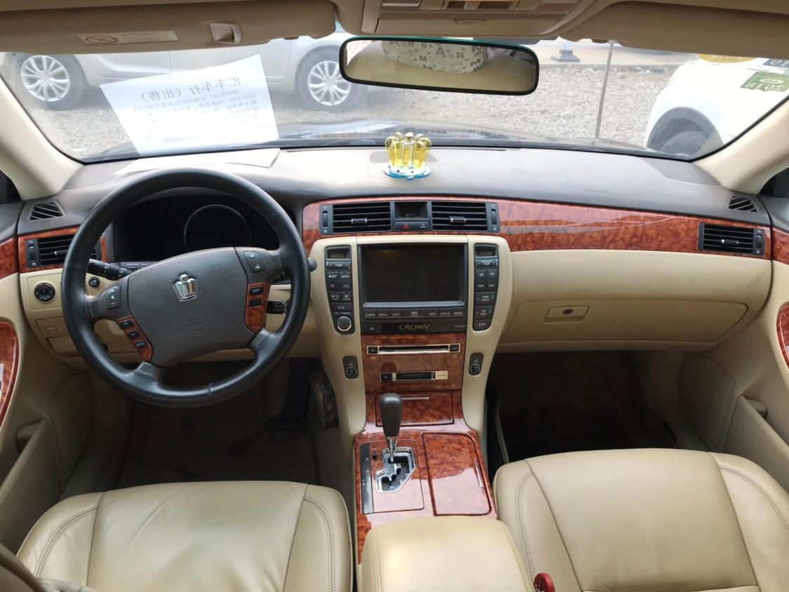 【枣庄】2005年4月 丰田 皇冠 2005款 3.0l 电子导航真皮版 手自一体