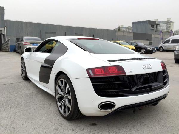 【上海】?年?月 奥迪 奥迪r8 r8 coupe 5.2fsi quattro 白色 自动档